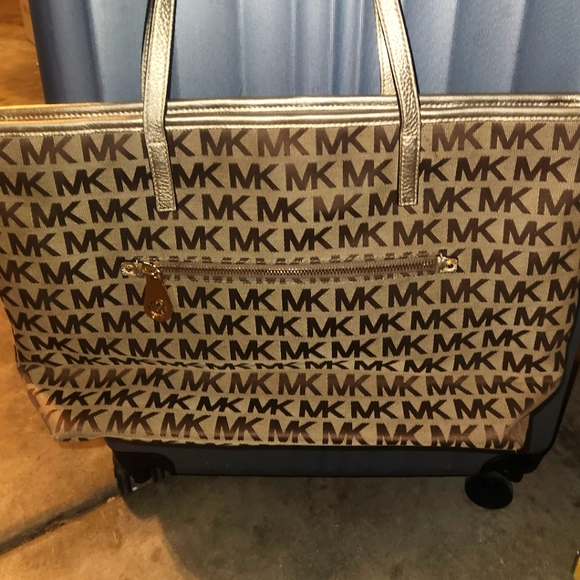 Brand New MK pocket book bag - Picture 1 of 14